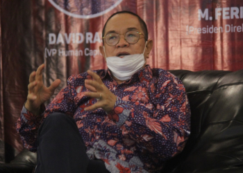 Vice President of HC JNE David Rasul saat menjadi narasumber  talk show tentang Mega Hub