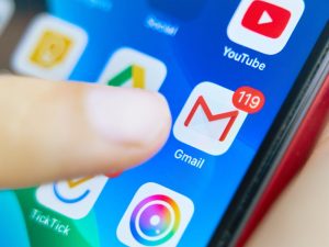 lacak smartphone hilang lewat email
