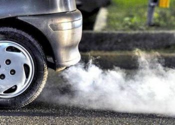 Ilustrasi emisi gas buang kendaraan