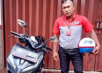 Rider Soleh yang terpilih sebagai Best Rider JNE Bekasi