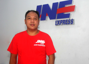 Rudy, pemilik Agen JNE Pademangan, Jakarta Utara