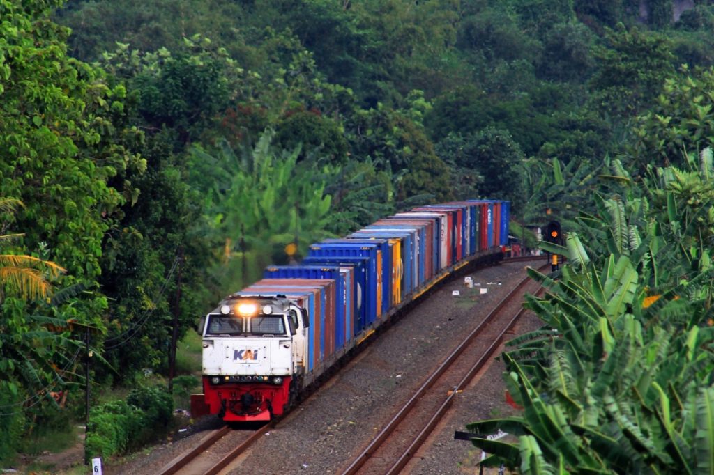 volume angkutan barang keretap api PT KAI mengalami pertumbuhan