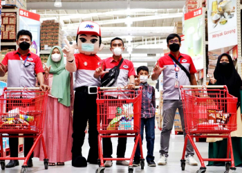 Kegiatan Shopping With Yatim disambut antusias anak-anak yatim yang bisa merasakan belanja di supermarket besar