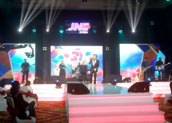 Sebanyak 11 lagu dibawakan group band Music and Art JNE saat tampil di perayaan HUT JNE Ke-31