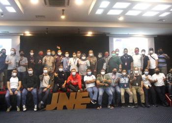 Para peserta training yang berasal dari kantor cabang JNE di regional Jabodetabekcikcil