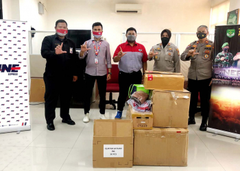 Bekerjasama dengan Polres Jakarta Pusat, JNE menyerahkan donasi mushaf Al Quran dan kebutuhan lainnya untuk Taman Pendidikan Al Quran (TPA) di wilayah Jakarta Pusat.