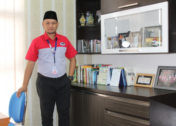 Branch Manager JNE Magelang Bambang Kristiady