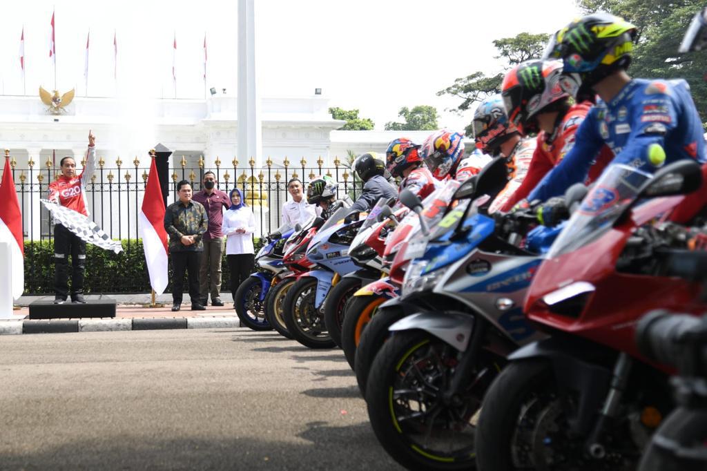 Jokowi lepas parade pebalap MotoGP Mandalika di Jakarta
