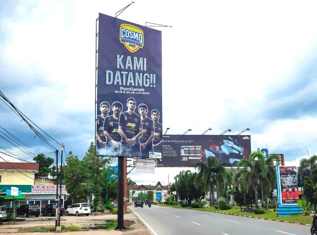 Reklame Cosmo JNE FC di Pontianak