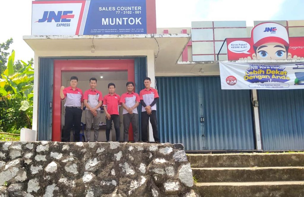 Kantor Perwakilan JNE Muntok, kota kelahiran Melongok JNE di Kota Kelahiran, H. Soeprapto Soeparno