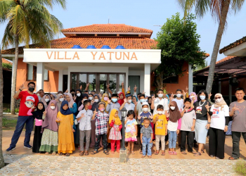 Bantuan rutin 2 bulan sekali diberikan JNE untuk anak yatim dan warga kurang mampu di Anyer.