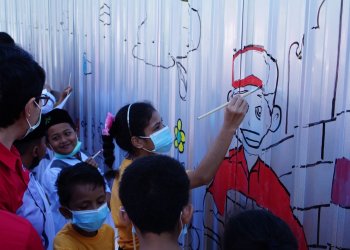 JNE Denpasar undang anak melukis mural