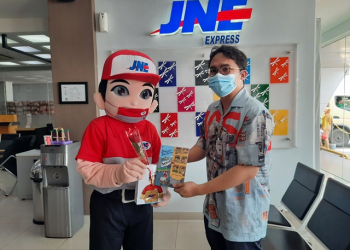 JNE Berbagi Buku dan Bunga di Hari Pelanggan