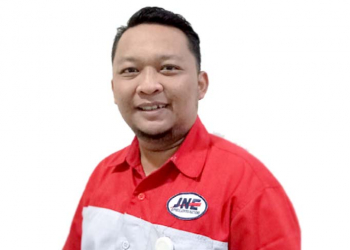 Kepala Cabang JNE Aceh, Golo Apriyanto, siap membawa JNE Aceh semakin maju dan berkembang.