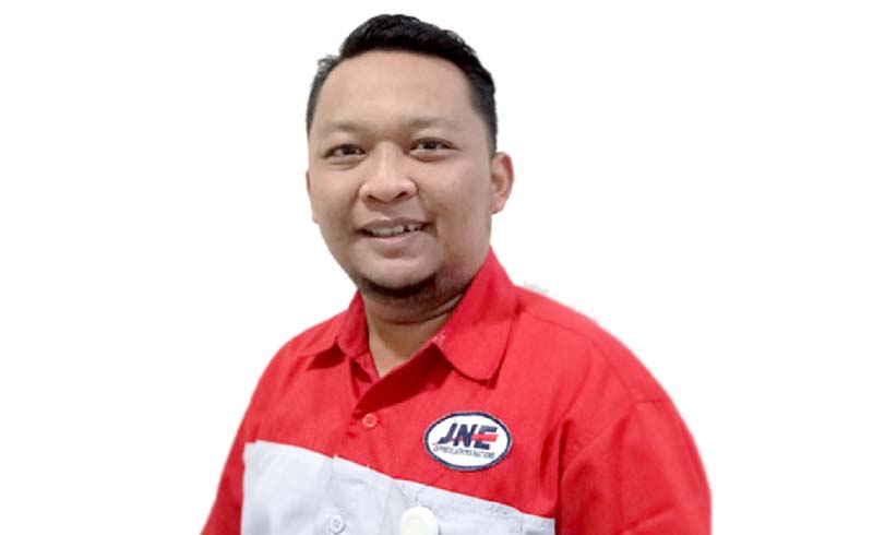 Kepala Cabang JNE Aceh, Golo Apriyanto, siap membawa JNE Aceh semakin maju dan berkembang.