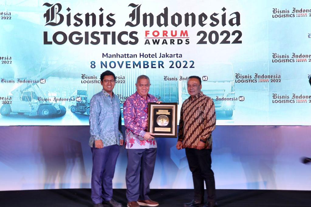 jne raih dua penghargaan dari Bisnis Indonesia