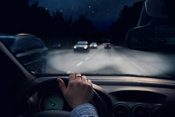 tips berkendara malam hari nyetir mobil malam hari