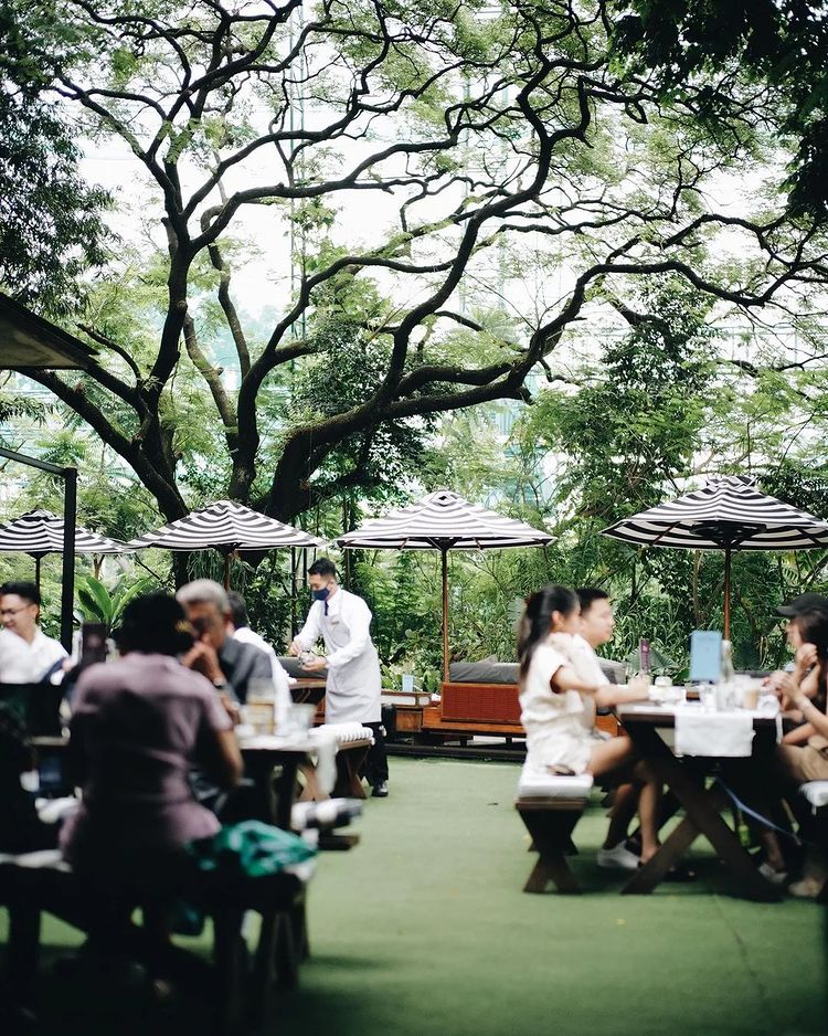 Cork & Screw Country Club Senayan