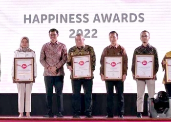 JNE raih happiness award dari Rumah Zakat