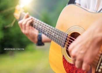 Cara dan Tips Belajar Gitar Akustik Sendiri dengan Cepat