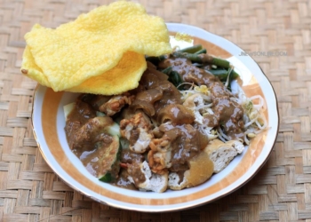 10 Makanan Khas Surabaya dengan Rasa Unik yang Tak Ada di Tempat Lain