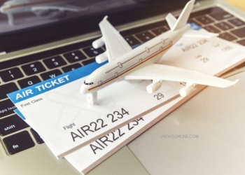 5 Cara Beli Tiket Pesawat Online dan Offline Termudah