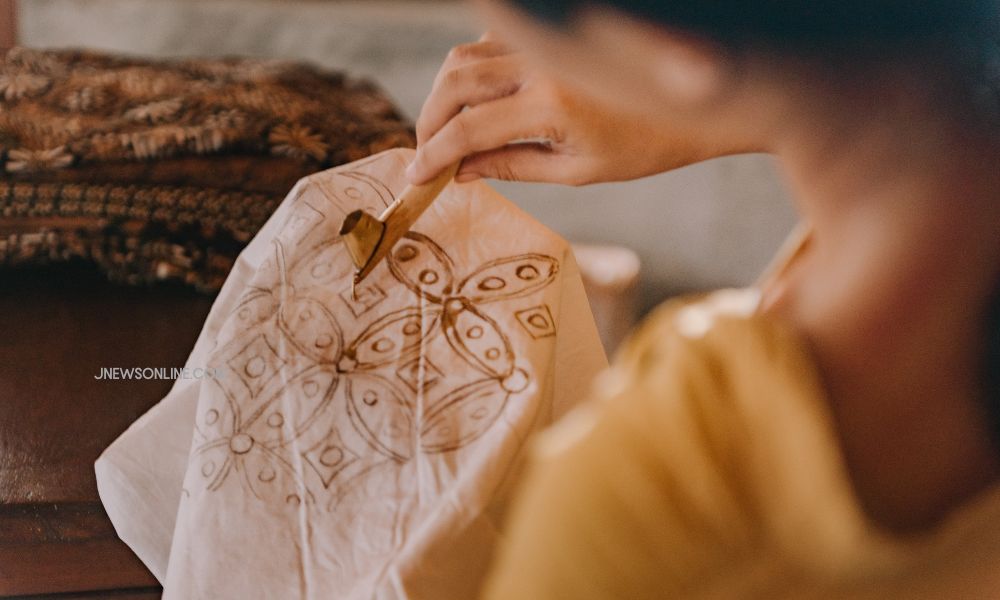 Motif Batik Tradisional yang Tidak Pernah Luntur: Keindahan dalam Klasik