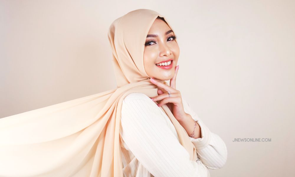 Tutorial Hijab Pashmina ala Selebriti