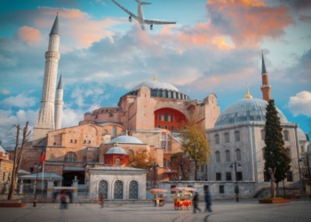 Hagia Sophia: Sejarah Panjang Gereja dan Masjid Terkenal di Istanbul
