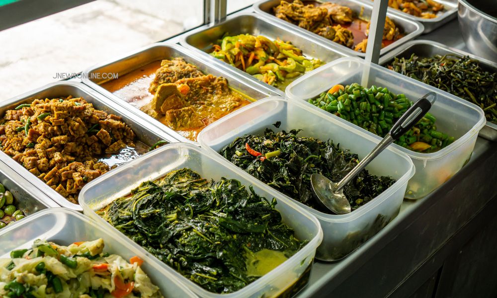 Kuliner Jalanan Jakarta: Menjelajahi Warung Nasi Rames Terbaik