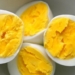 kuning telur termasuk makanan yang berisiko bagi penderita kolesterol tinggi
