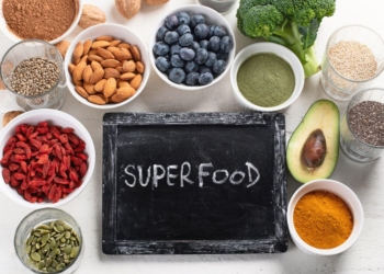 7 Superfoods sebagai Menu Berbuka Puasa untuk Jaga Energi dan Kesehatan