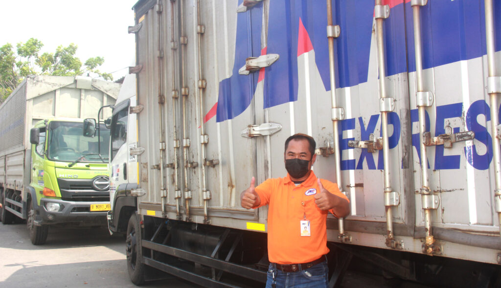 angkutan logistik dikecualikan dari pembatasan arus mudik