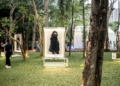 pameran karya seni kontemporer di tengah hutan kota