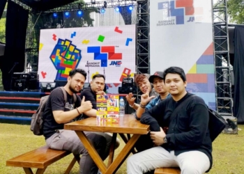 karyawan jne bogor membentuk band bernama Runsheet