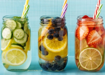 Infused Water: Minuman Sehat yang Populer untuk Detoksifikasi