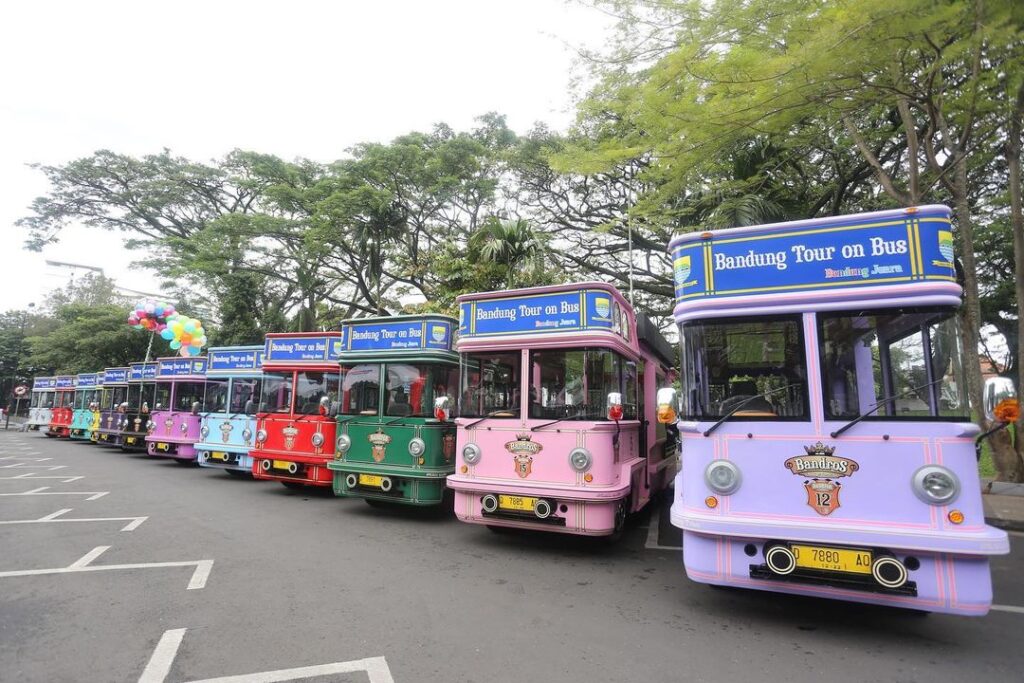 Mengenal Bandung Tour On Bus