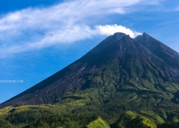 6 Gunung di Indonesia yang Penuh dengan Cerita Mitos