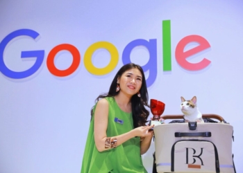 Kucing kesayangan Presiden Prabowo Subianto yakni Bobby Kertanegara saat menerima penghargaan Google. Foto: Istimewa