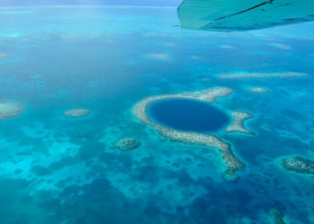 Mengenal Great Blue Hole