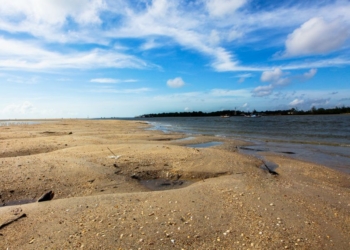 Pesona Pantai Parai Tenggiri di Bangka