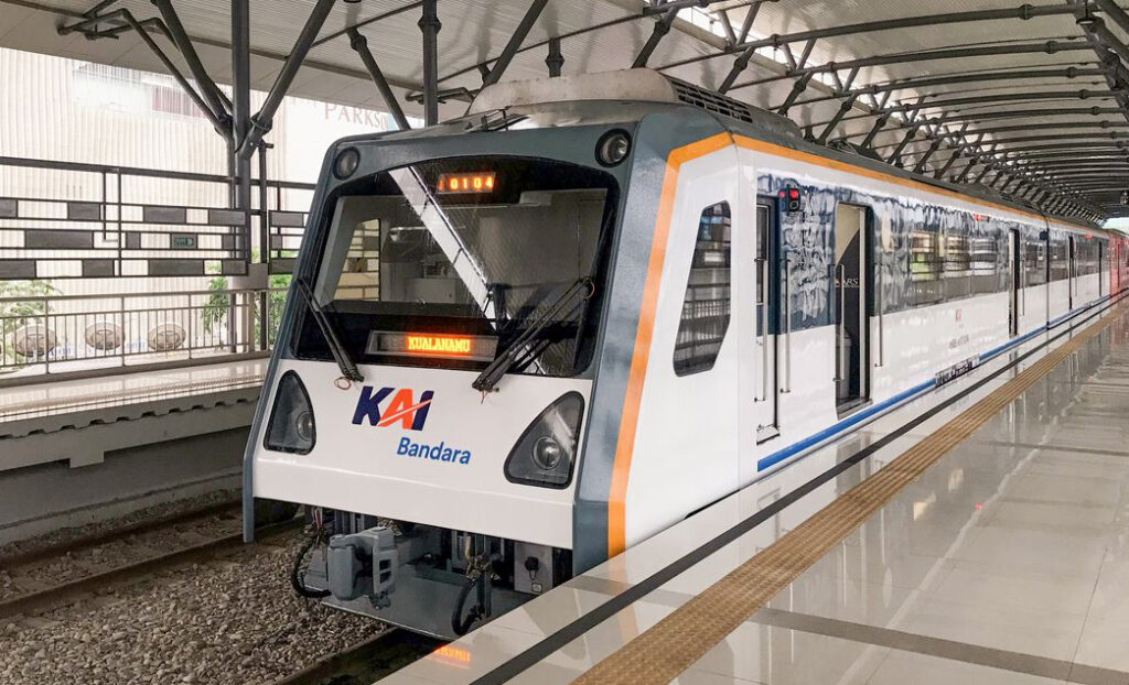 jadwal dan harga tiket kereta bandara Soetta dari Stasiun Manggarai
