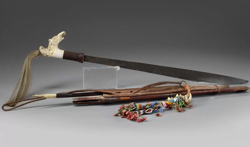 Mandau Dayak: Ini Fakta, Makna, dan Filosofinya