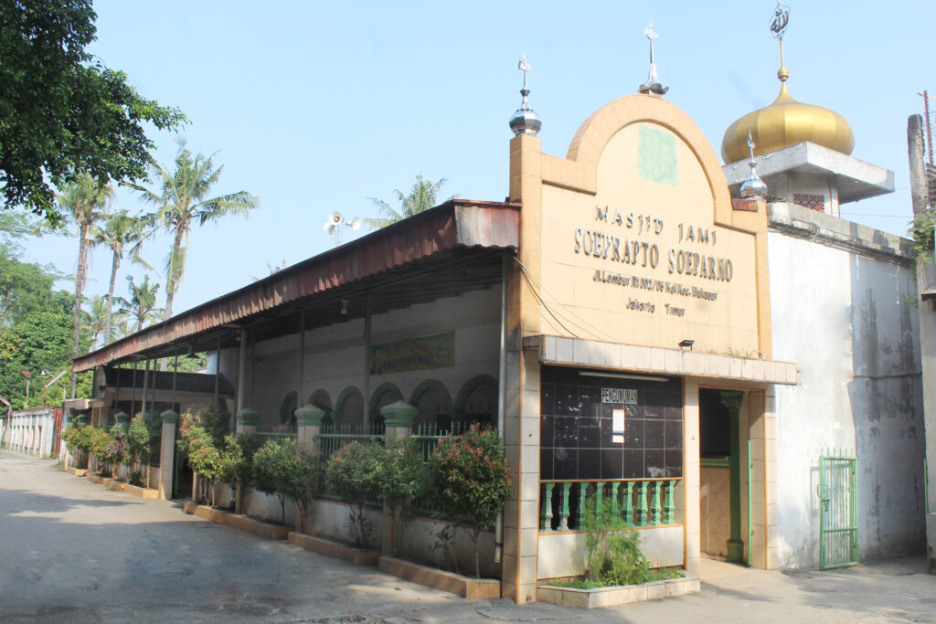 masjid jami H. Soeprapto di kampung makassar