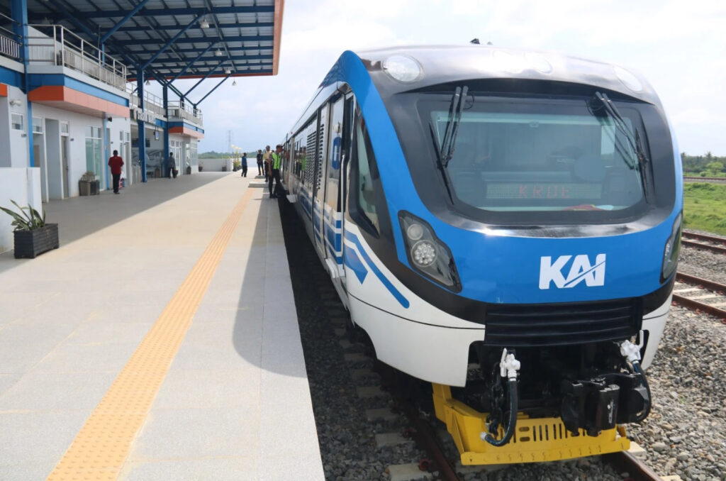 sekarang tiket kereta bisa dipesan 2 jam sebelum berangkat