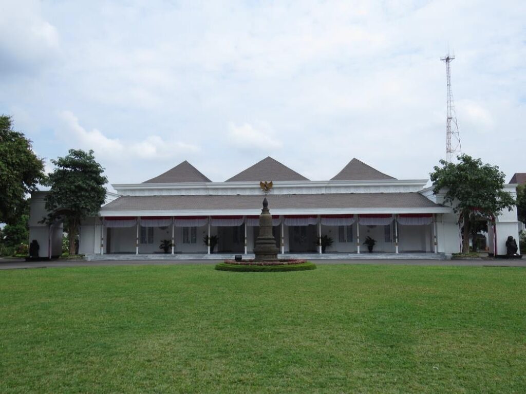 Gedung Agung Yogyakarta: Istana Presiden Bersejarah