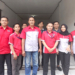 Kepala Cabang JNE Ciamis, Eko Triwastono (tengah) bersama karyawan.