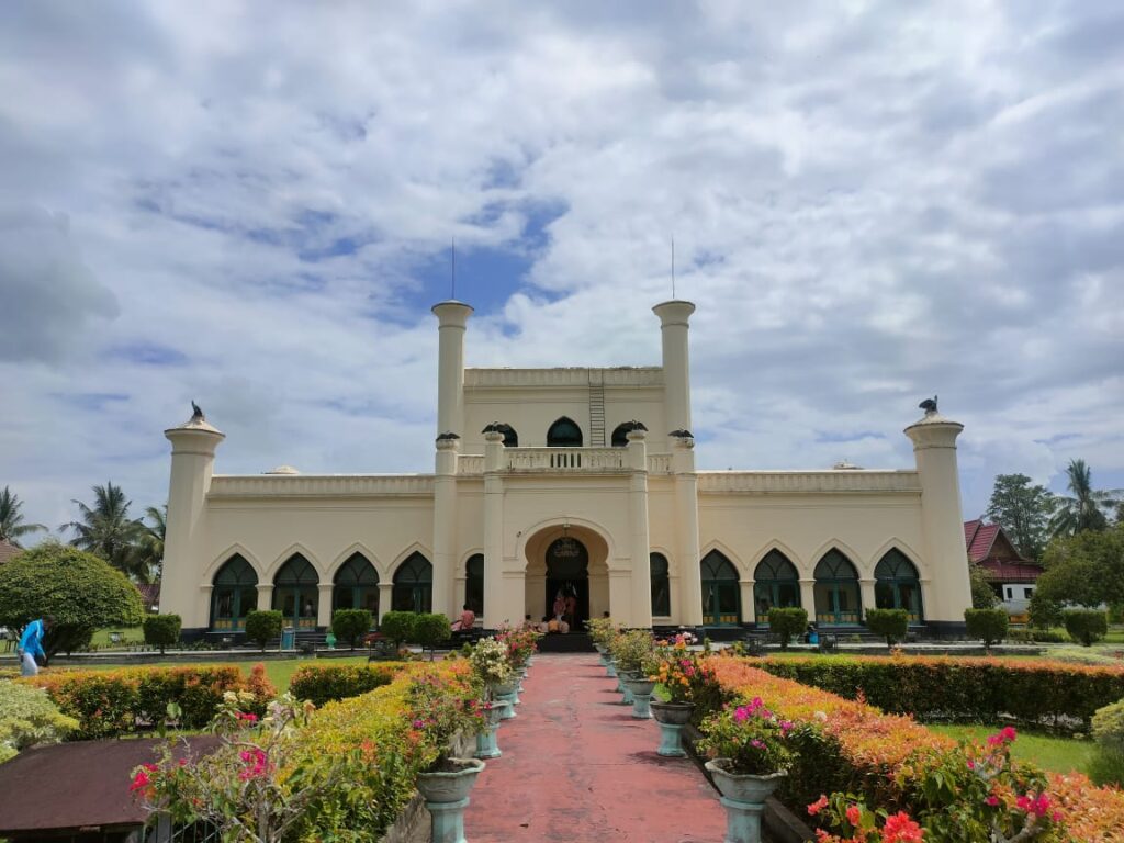 Istana Kesultanan Indrapura di Siak yang Megah dan Bersejarah