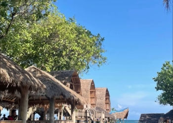 Pantai Mutun di Lampung, Destinasi Favorit