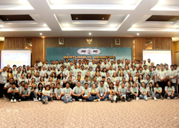 kegiatan retret karyawan/ti JNE